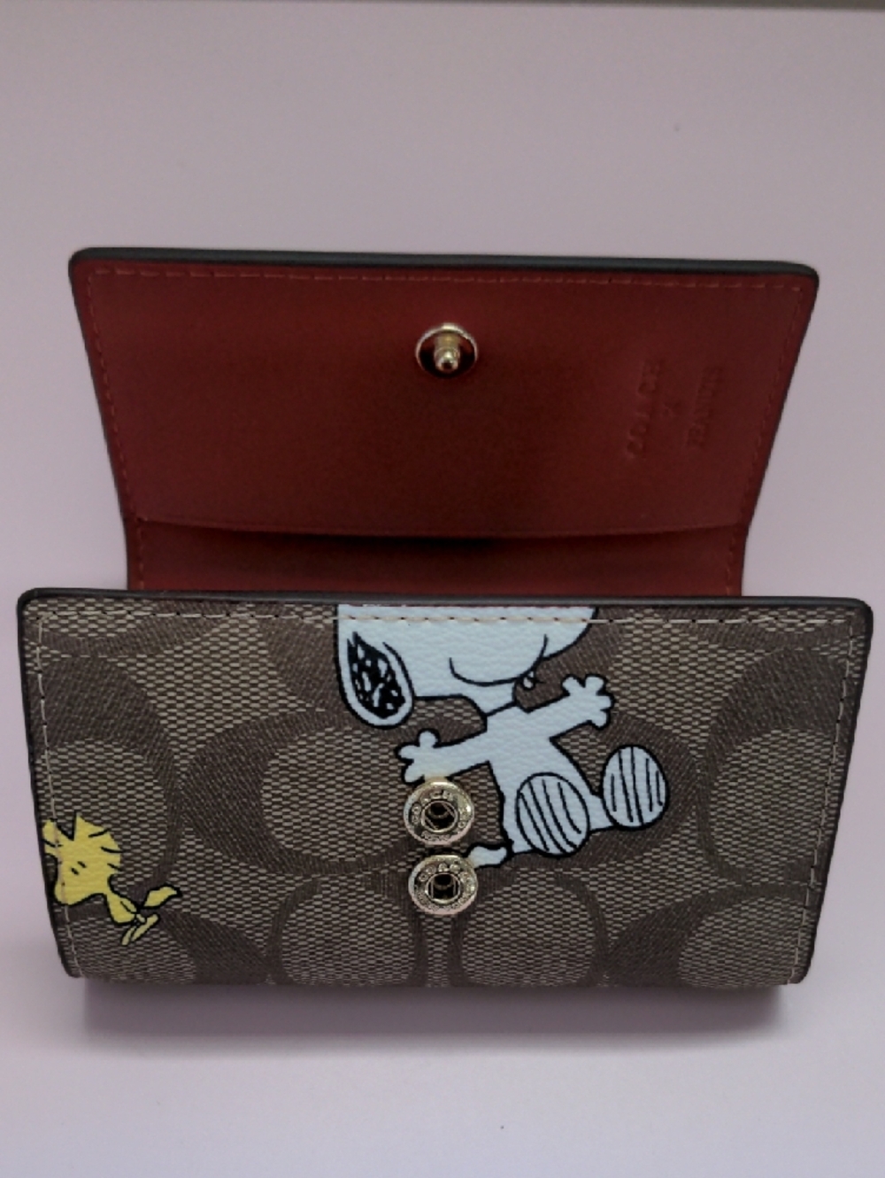 Coach X Peanuts 5 Key Case Wallet In Signature Canvas Snoopy Woodstock Print - Picture 5 of 10